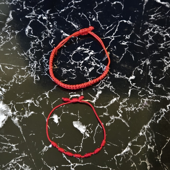 🍒🍒 Red Lucky Bracelet Set - Picture 6 of 10